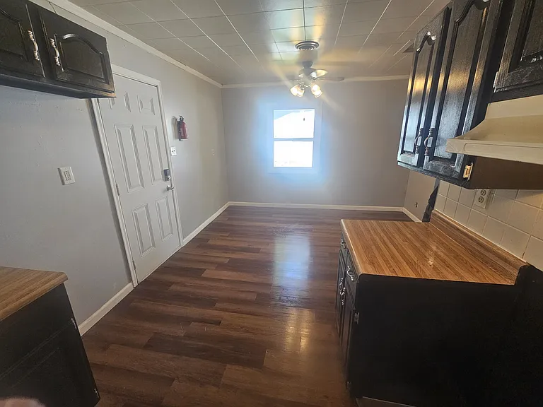 113 Saint Thomas Ln — Photo 2