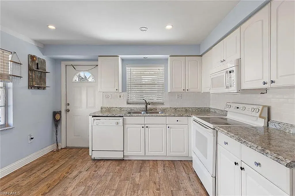 2 bed, 1100 sqft, $3,200 — Photo 1