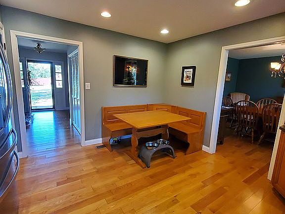 4th image of 4688 Elm Dr