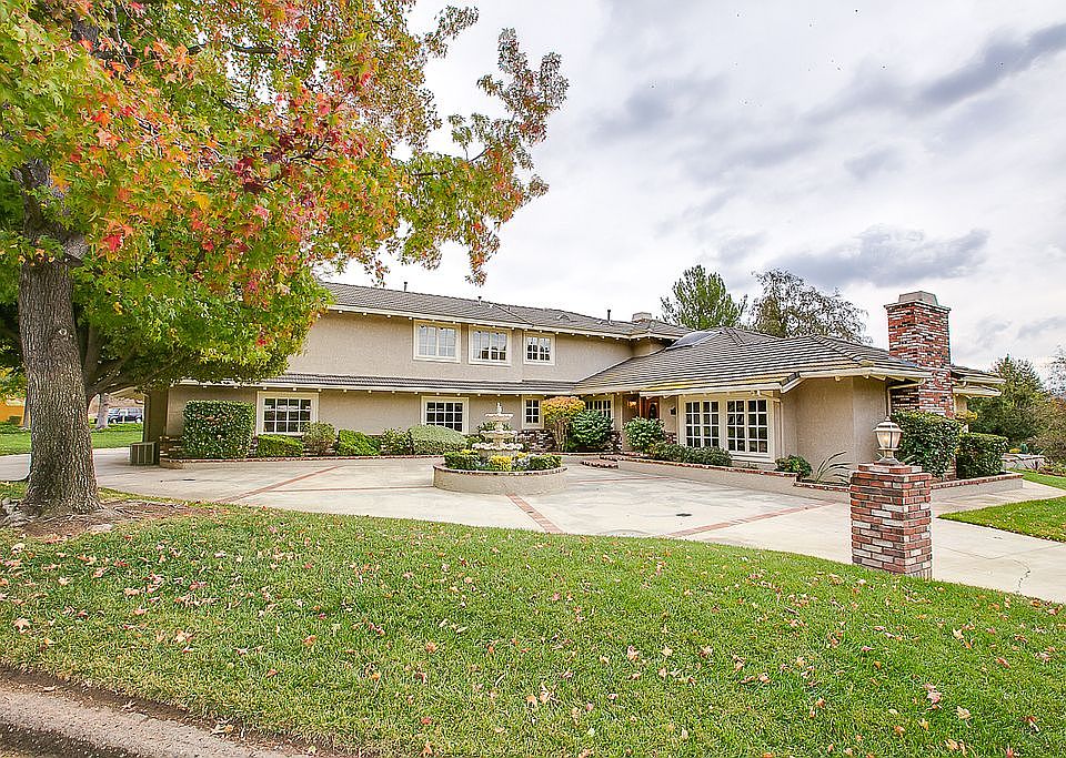 1st image of 15874 Berkley Ct