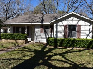 710 E 14th St, Cameron, TX 76520