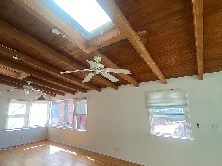 15 1/2 Anchorage St — Photo 3