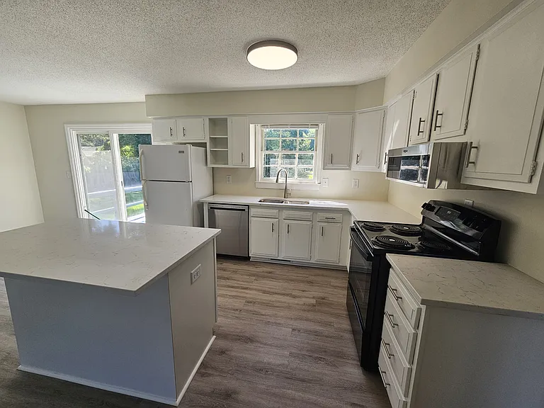404 Millhouse Rd — Photo 4