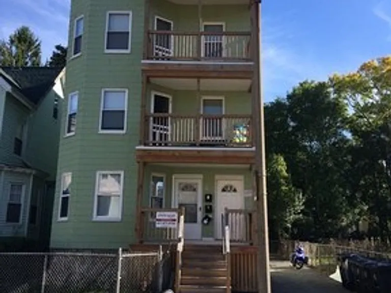 94 Armandine St — Photo 1