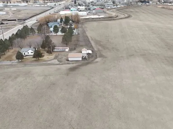 1515 W Holly St, Sidney, MT 59270