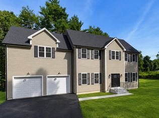 90 Berry Corner Rd, Charlton, MA 01507