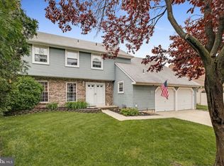 37 W Peachtree Ct, Mount Laurel, NJ 08054