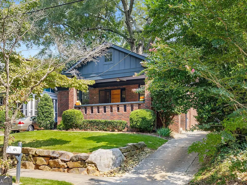 471 Page Ave NE #2