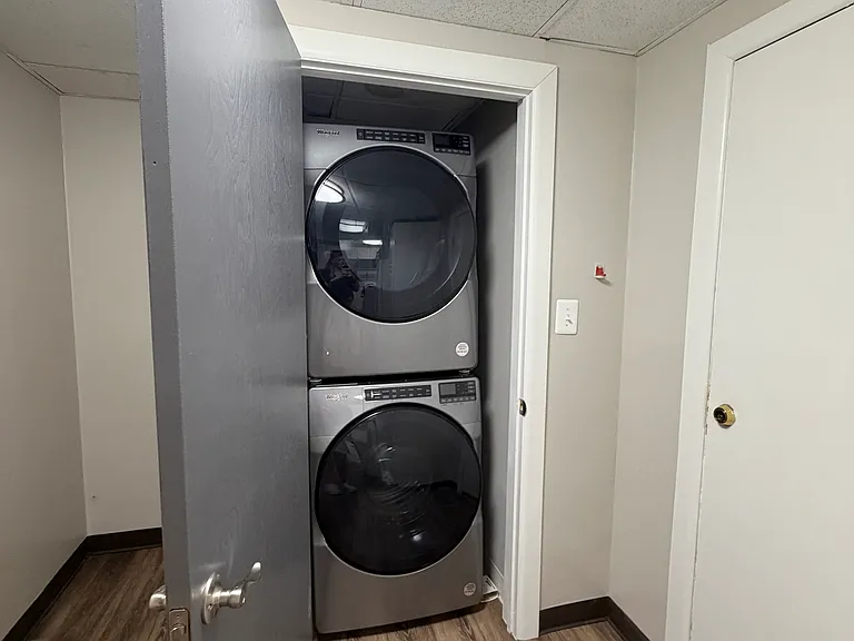 219 S 41st St #A — Photo 20