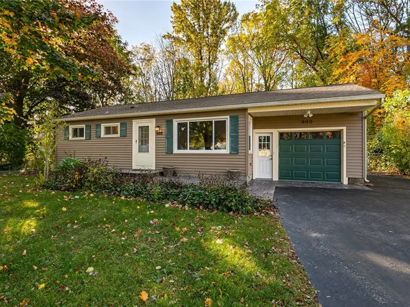 880 Joran Dr, Webster, NY 14580