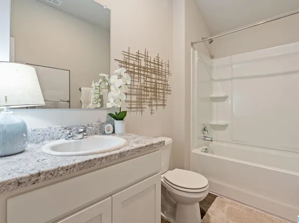 640 Klynes Dr, Calera, AL 35040