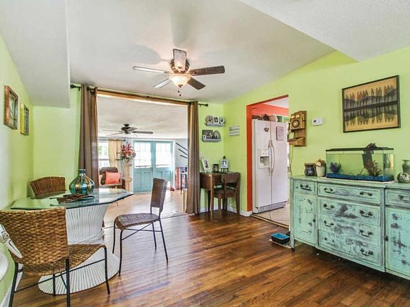 5th image of 3677 Laurette Ln