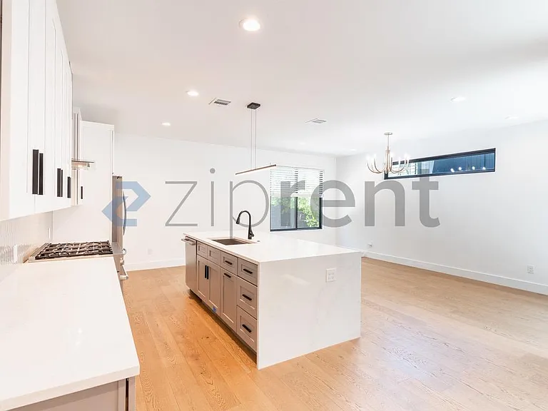 3705 Wilson St — Photo 3