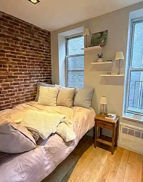 249 Broome St #19