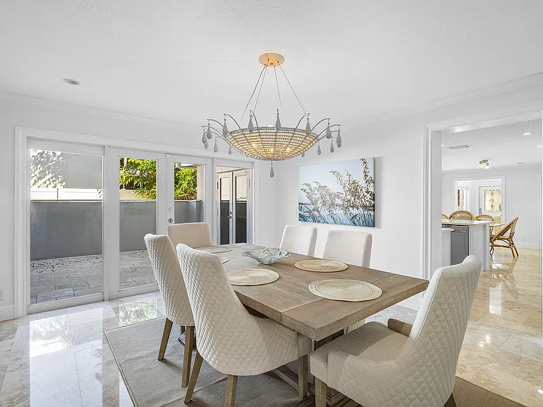 820 Palm Trl — Photo 16