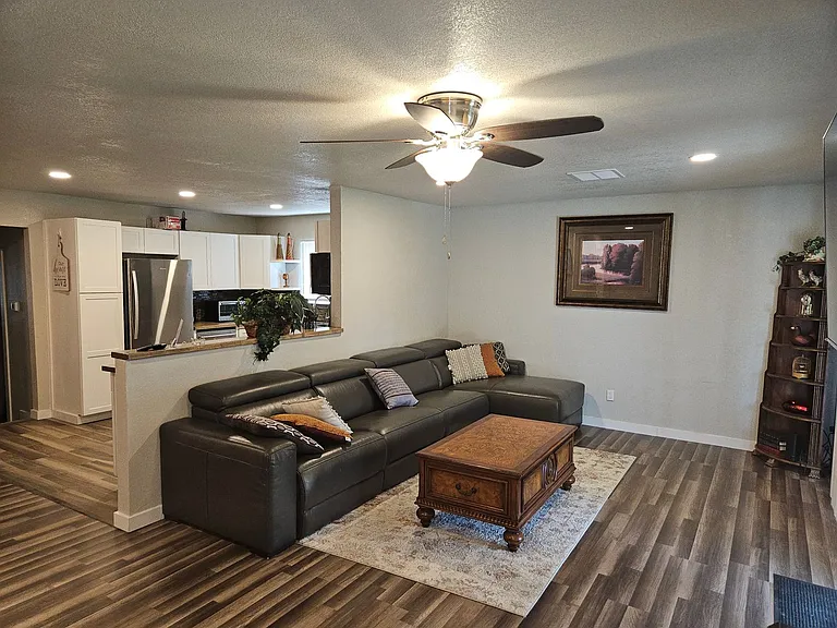 2341 Jonquil Way — Photo 3