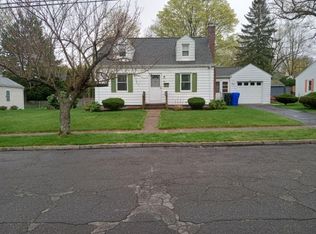 81 Bessemer St, Springfield, MA 01104
