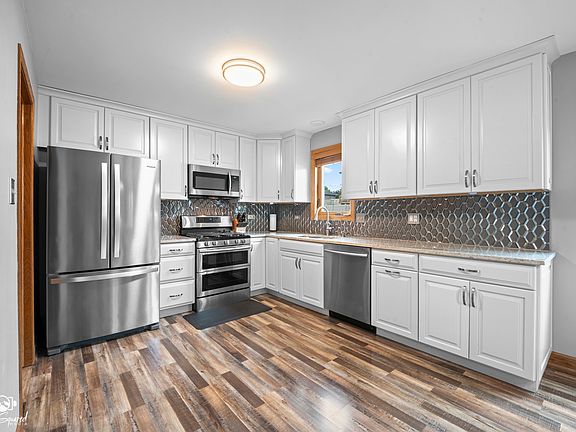 5th image of 631 Vanderbilt Dr