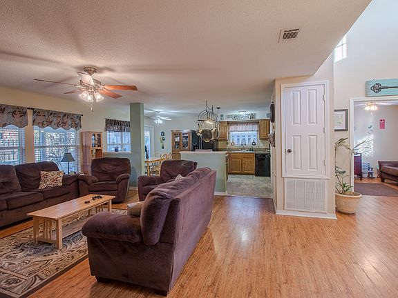 4th image of 18066 Lake Vista Dr