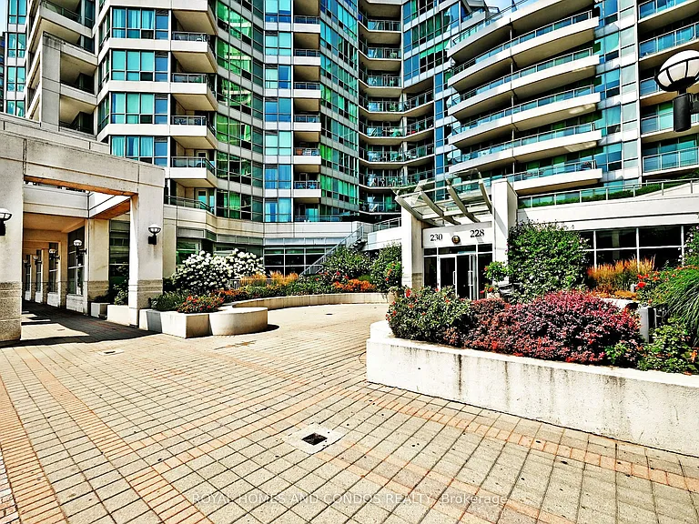230 Queens Quay W #618 — Photo 2