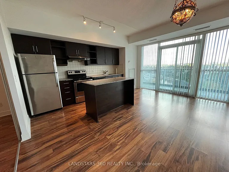 35 Brian Peck Cres #1020 — Photo 5