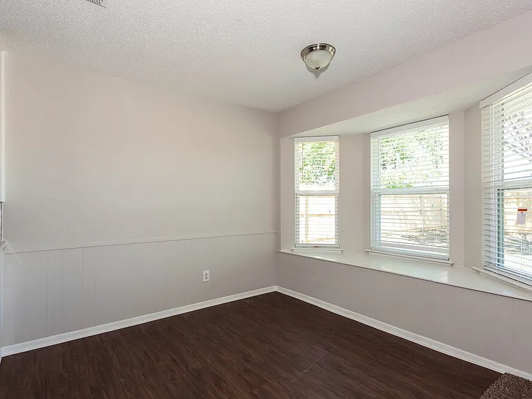 6053 Herschel Dr — Photo 3