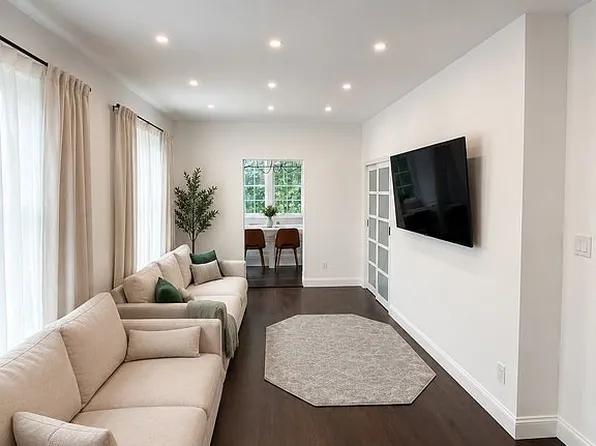 3857 Cypress Ave, Brooklyn, NY 11224