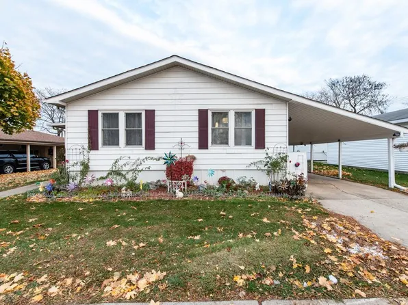 671 Oldsmar Ln, Park City, IL 60085