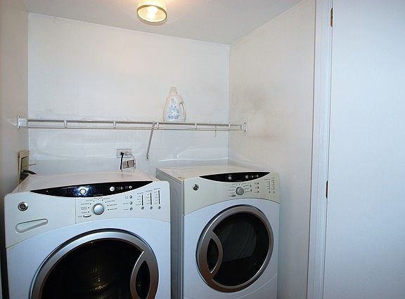 5th image of 1383 Laurel Oaks Dr #A