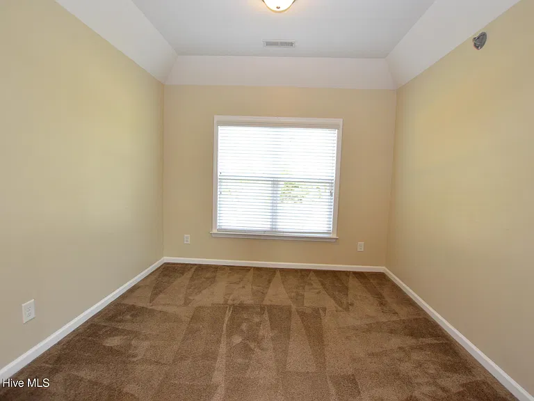 919 Stagecoach Dr — Photo 15