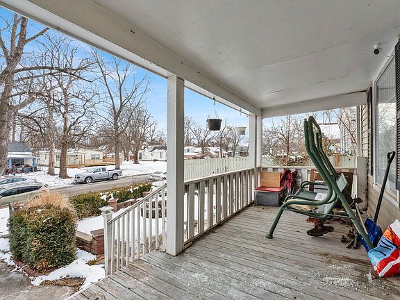 4th image of 413 SW Fillmore St