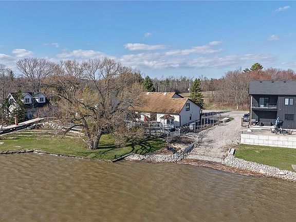 4th image of 95 Haldimand Trl #17