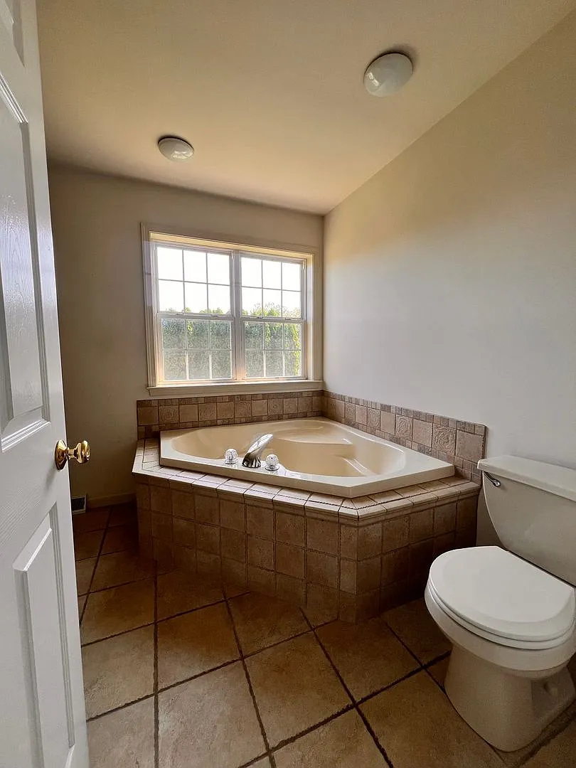 Beautiful Mountville 4 BR/2 1/2 Bath Home For Rent — Photo 4