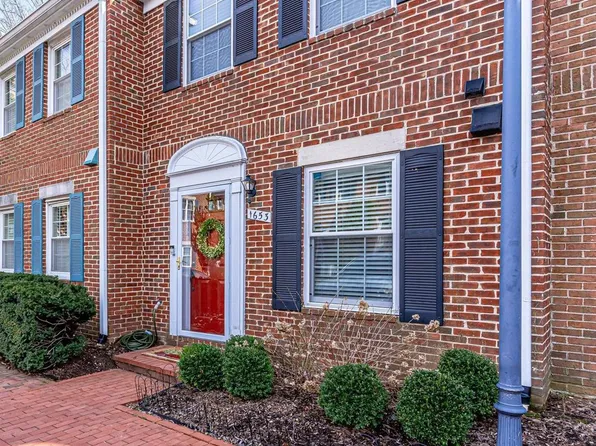 1653 S Barton St, Arlington, VA 22204