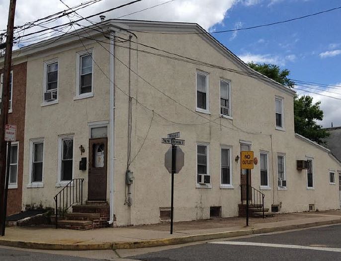 2nd image of 1110 Wood St