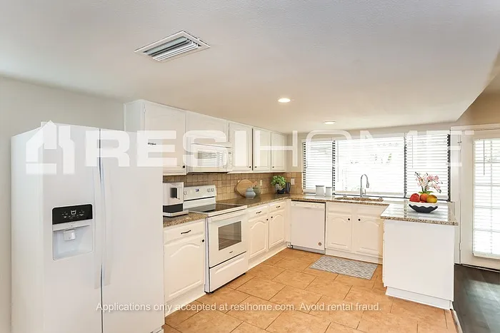 Building Photo - 7308 Bristlecone Ct