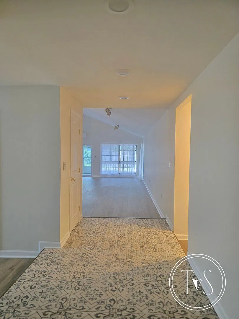 Newly upgraded 4-bed/3-bath ranch-style home in Savannah Village Subdivision! — Photo 4