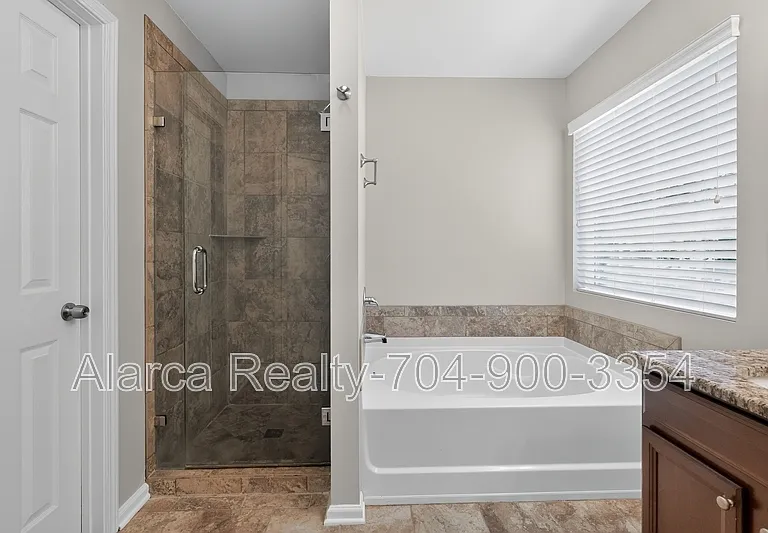 2041 White Cedar Ln — Photo 28