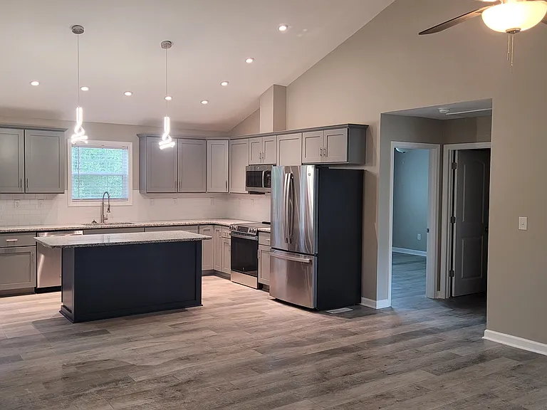 1211 Maple Rd — Photo 3