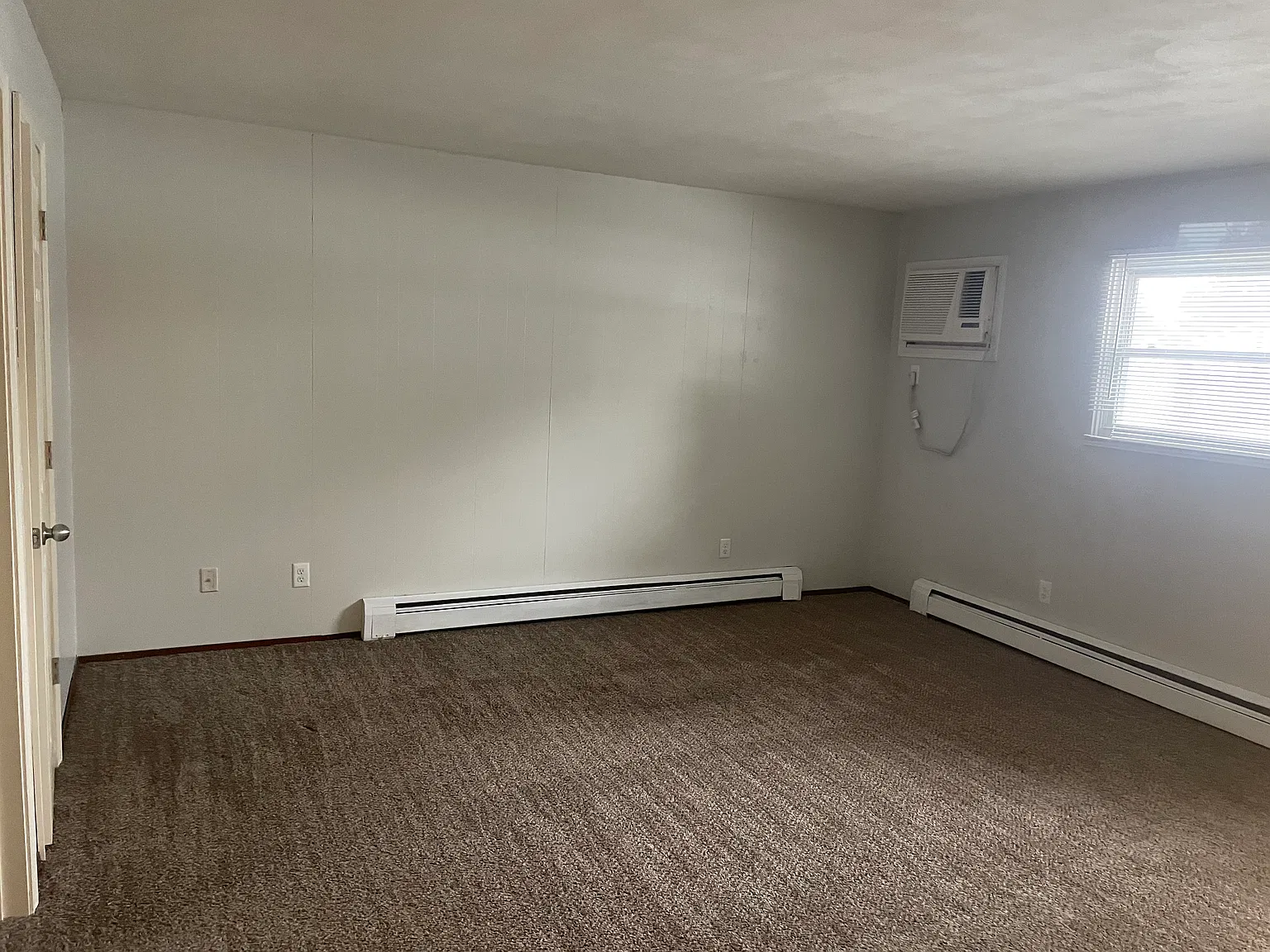 2 bed, $900 — Photo 2