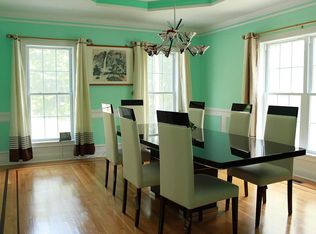 35 Enoch Dr, Woodbridge, CT 06525