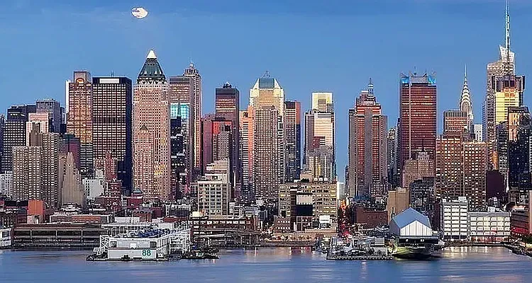 Rented by Douglas Elliman | media 7