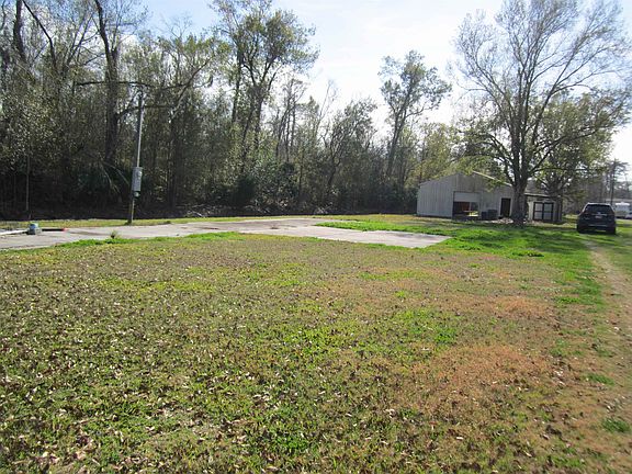 3rd image of 305 Rural Dr