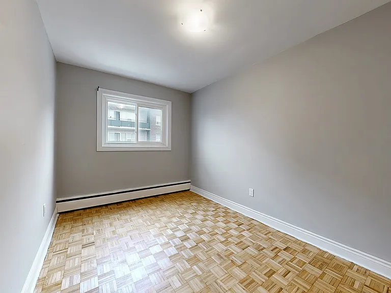 296 Grenfell St — Photo 21
