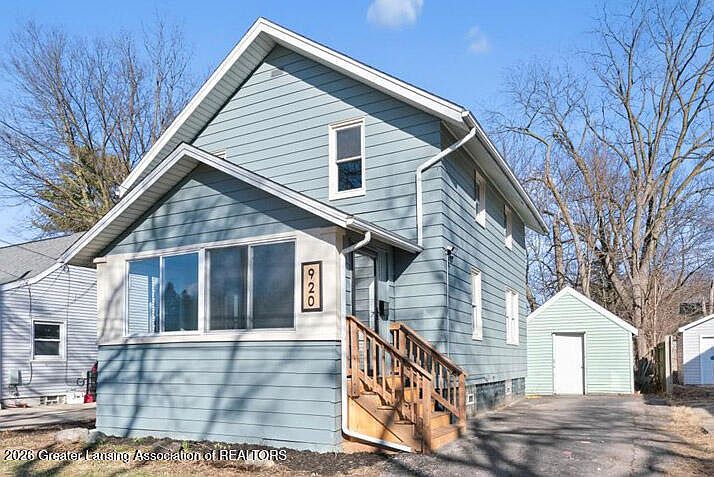 1st image of 920 Clyde St