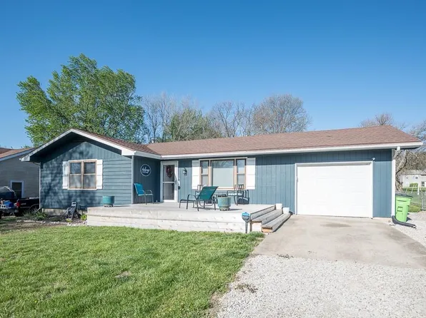 127 N 2nd St, Baldwin City, KS 66006