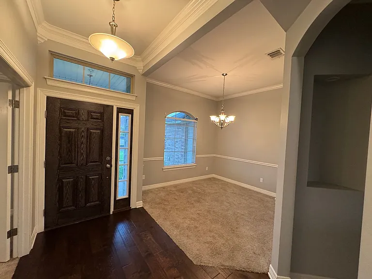 328 N Hampton St — Photo 3