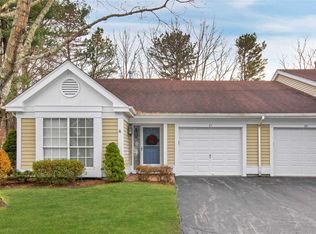 21 Amagansett Ct, Ridge, NY 11961