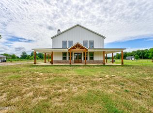 2433 Nesbit Rd, Nesbit, MS 38651