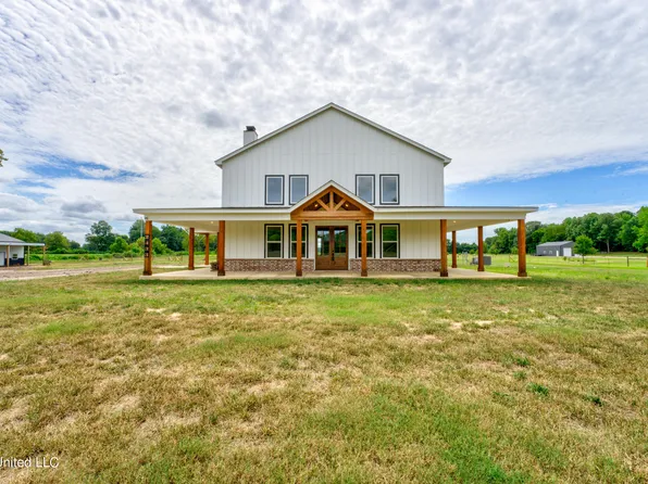2433 Nesbit Rd, Nesbit, MS 38651